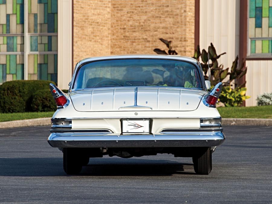  DeSoto Hardtop Coupe (RS1-L23) 1961 года  (фото 5 из 13)